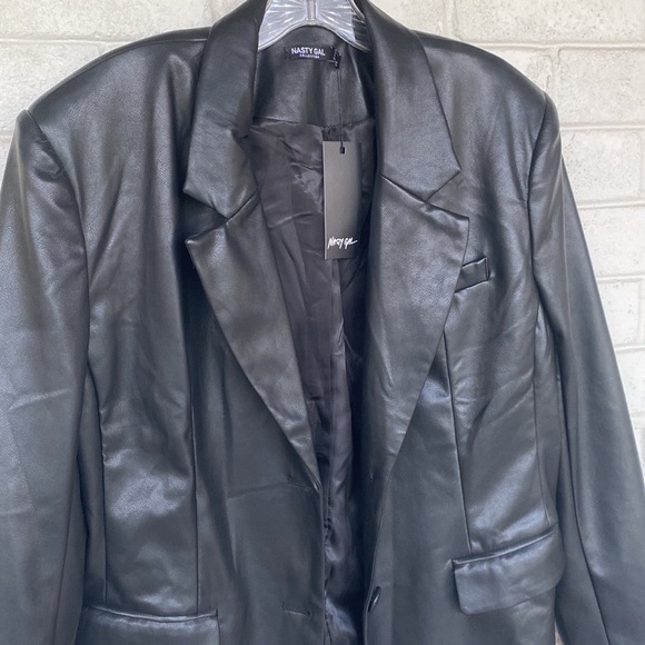NWT Nasty Gal Faux Leather Oversized Suit Blazer 2 - Picture 3 of 8